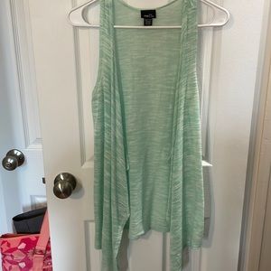 Mint green sleeveless shawl